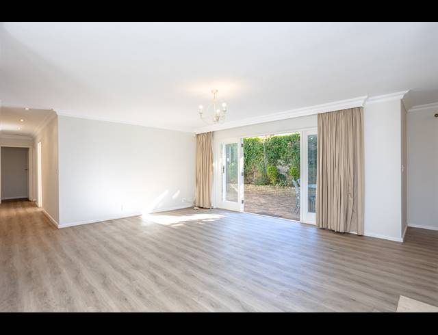 2 BEDROOM FREEHOLD TO LET IN NEWLANDS